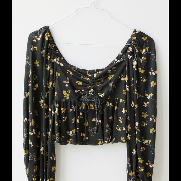 UO Violet Peplum Cutout Top - Picture 2 of 3